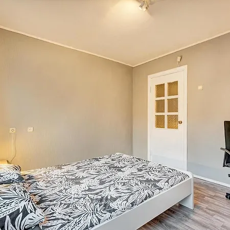 Private With Balcony Next To Station Vilnius
